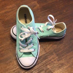 Girls Chuck Taylors